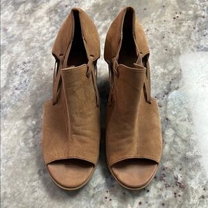 Susina Tan Leather Open-Toe Block Heel Sandals 8.5